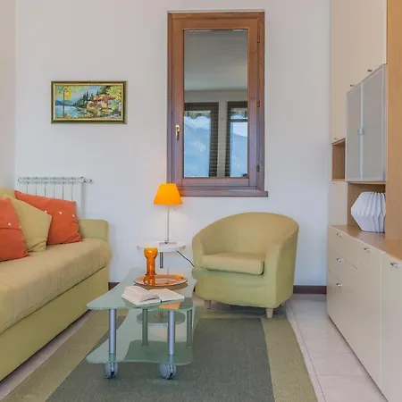 Emotion 1 Apartamento Varenna